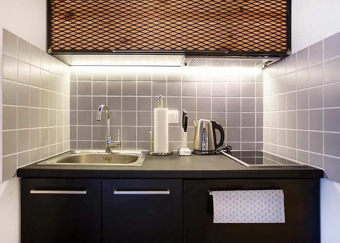 Atomic 2 アパート *