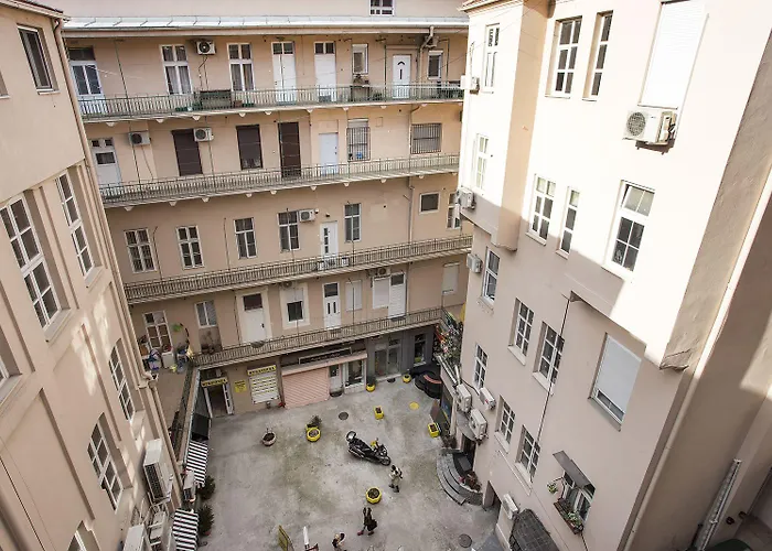 アパート Atomic 2